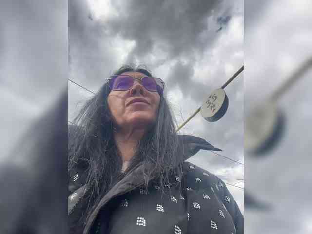 Karolina_Milf webcam