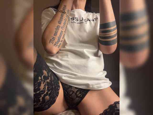 Karolina_Milf webcam