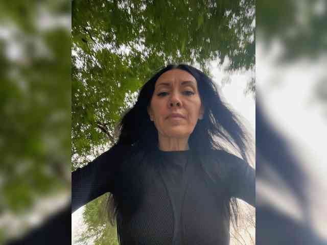Karolina_Milf webcam