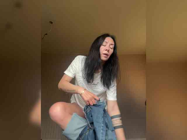 Karolina_Milf webcam