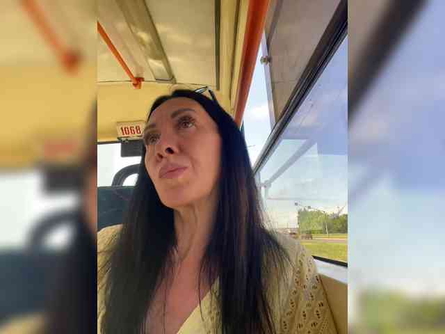 Karolina_Milf webcam