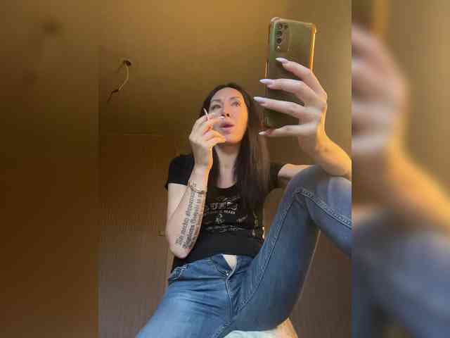 Karolina_Milf webcam