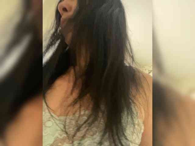 strip webcam KarolinaMilf