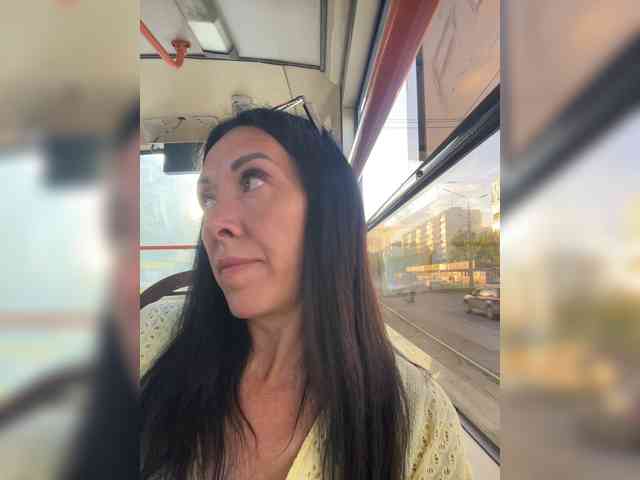 Karolina_Milf webcam