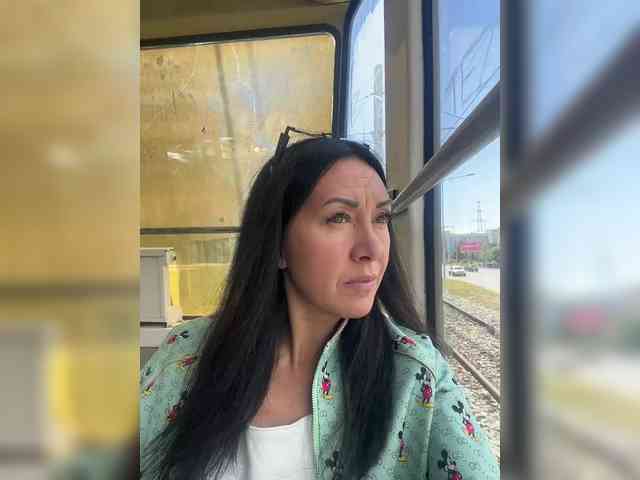 Karolina_Milf webcam