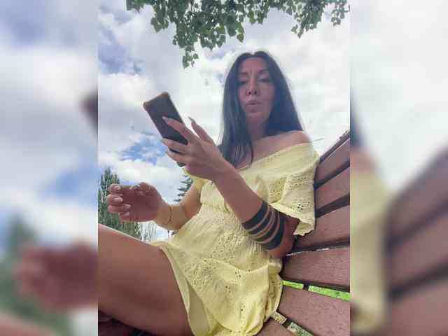 KarolinaMilf Sex Cam Show