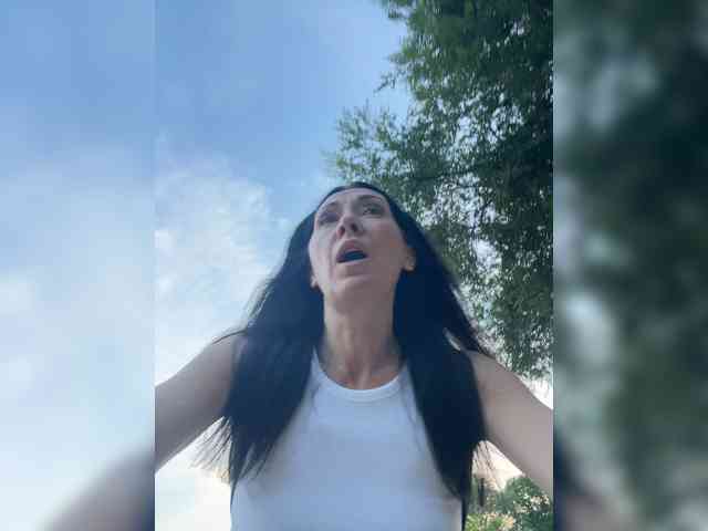 Karolina_Milf webcam