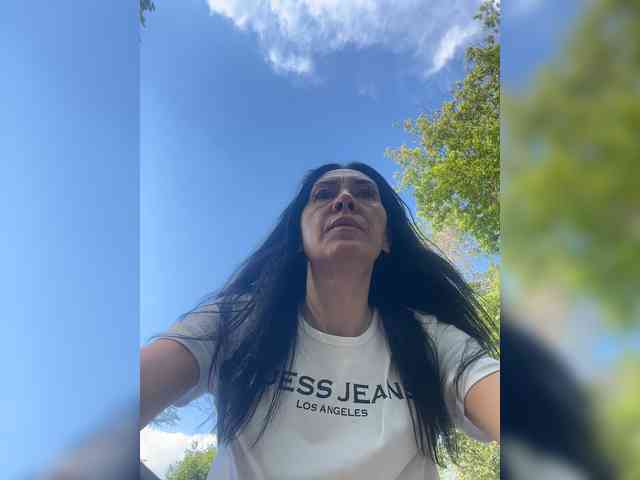 Karolina_Milf webcam