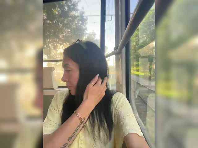 Karolina_Milf webcam