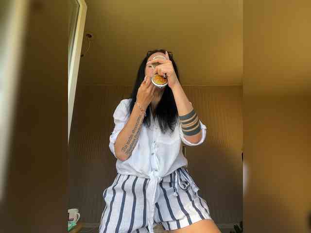 Karolina_Milf webcam