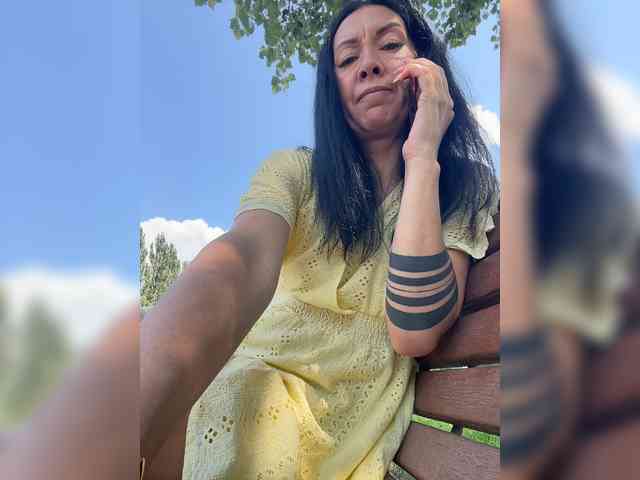 Karolina_Milf webcam