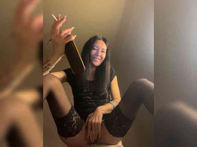 Karolina_Milf webcam