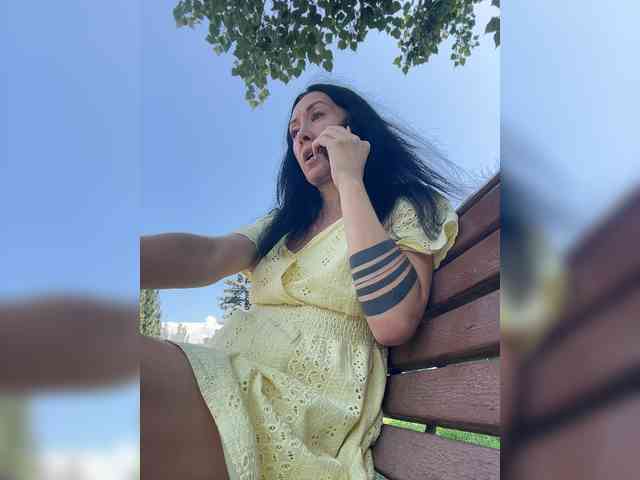 Karolina_Milf webcam