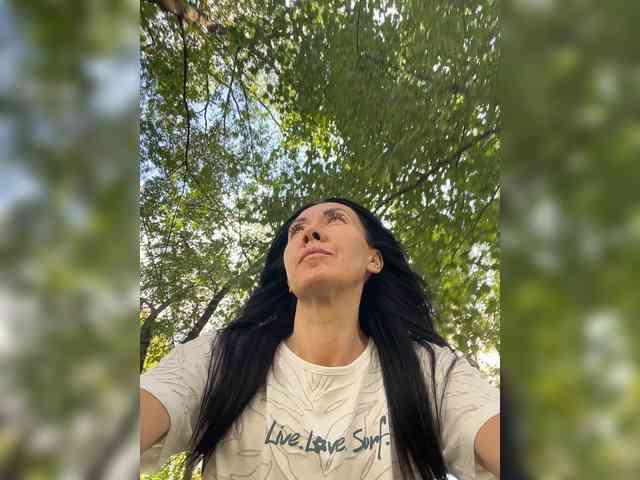Truliuliusha's cam show statistics and live stream