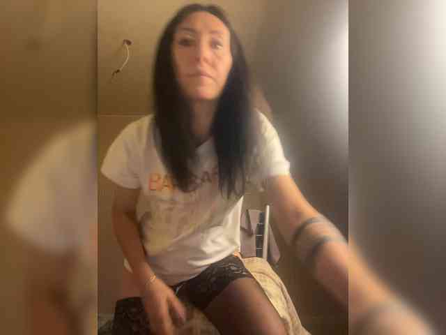 Karolina_Milf webcam