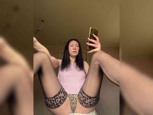 Karolina_Milf webcam