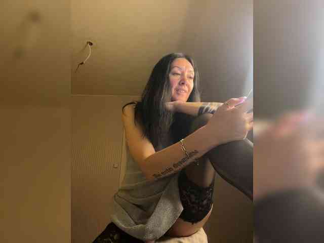 Karolina_Milf webcam