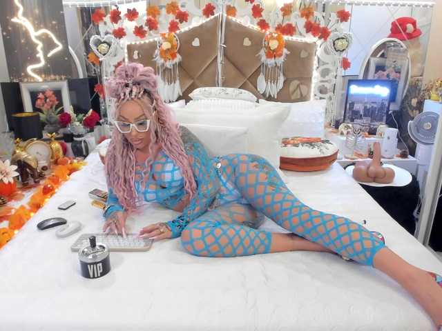 hotred69xxx live cam on BongaCams