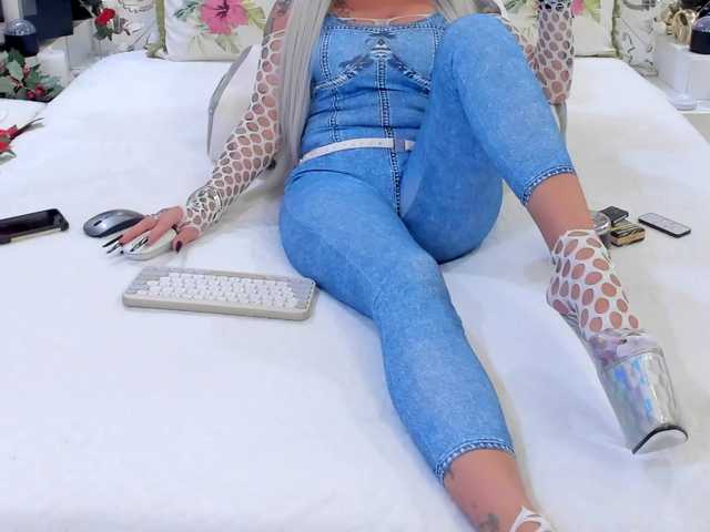 hotred69xxx live cam on BongaCams