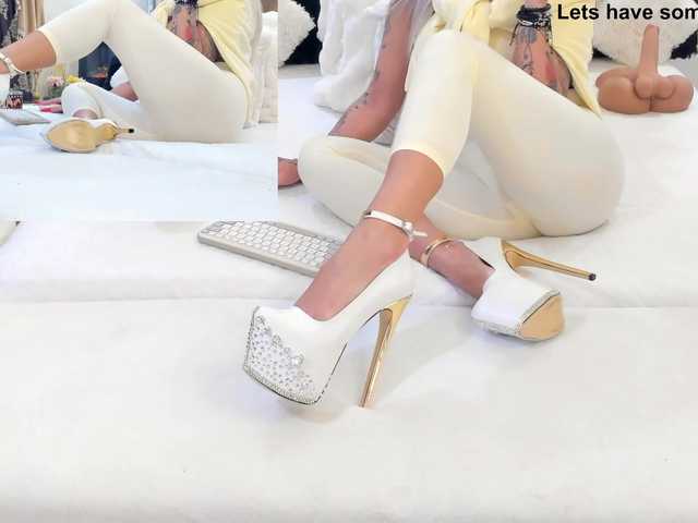 hotred69xxx's BongaCams show and profile