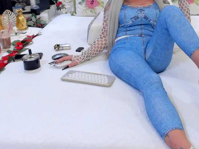 hotred69xxx live cam on BongaCams