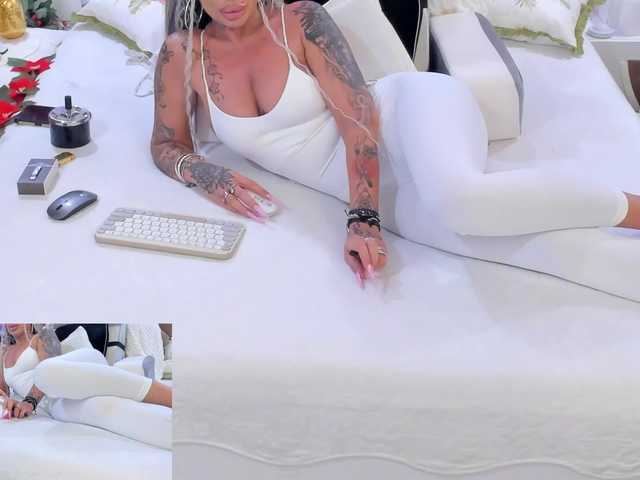 hotred69xxx live cam on BongaCams