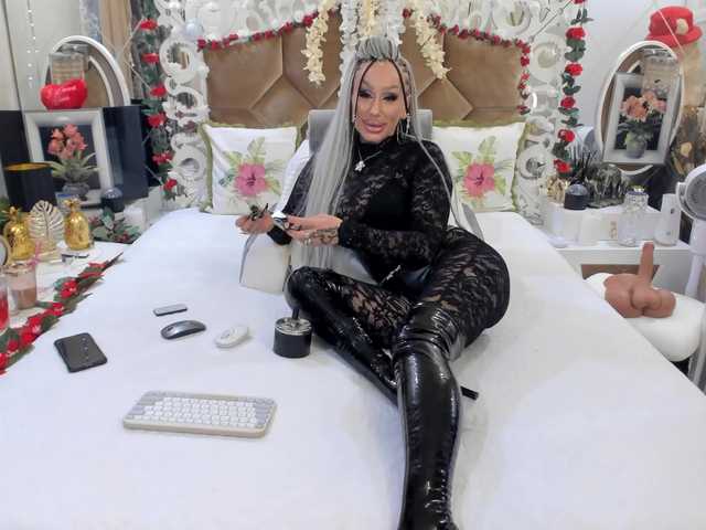hotred69xxx live cam on BongaCams