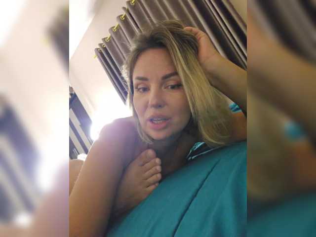 go to chat with Mikkimia