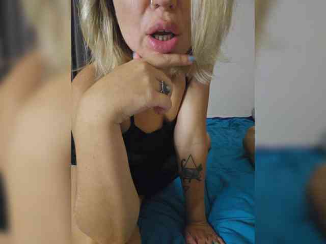 Mikkimia Sex Cam Show