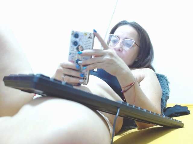 TinaSexy69 live cam on BongaCams