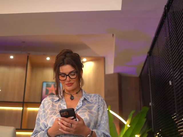 OnlyNicolle live cam on BongaCams