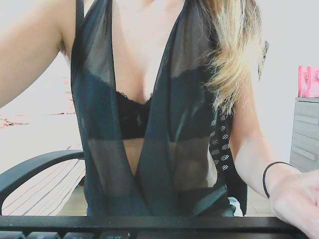 slady-pretty live cam on BongaCams