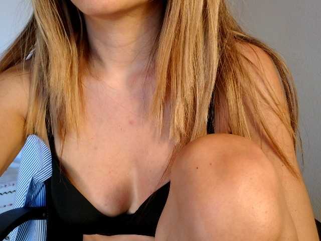 slady-pretty live cam on BongaCams