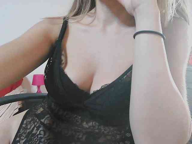 Modella: itspeachglow