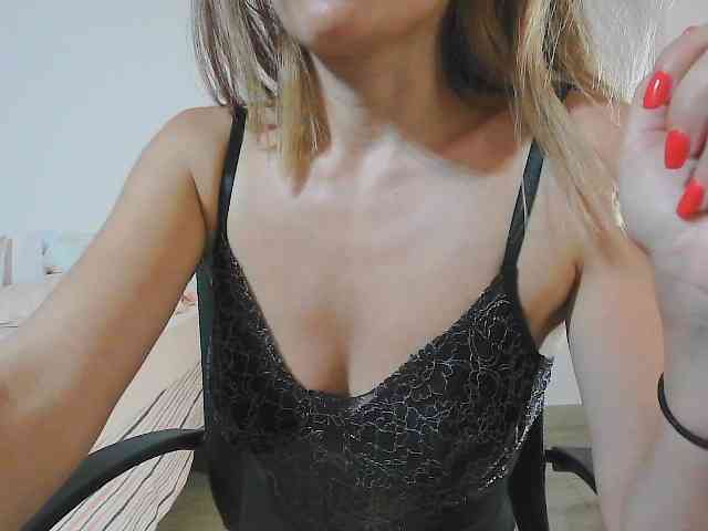Modella: itspeachglow