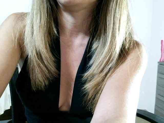 Modella: itspeachglow