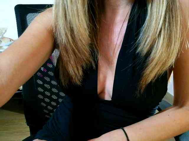 Modella: itspeachglow