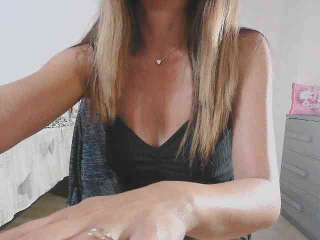 itspeachglow webcam