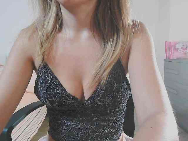 Modella: itspeachglow
