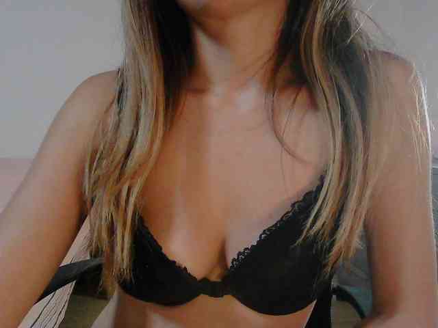 slady-pretty Live Webcam on BongaCams