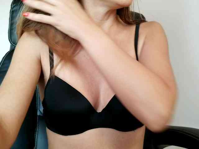 Modella: itspeachglow