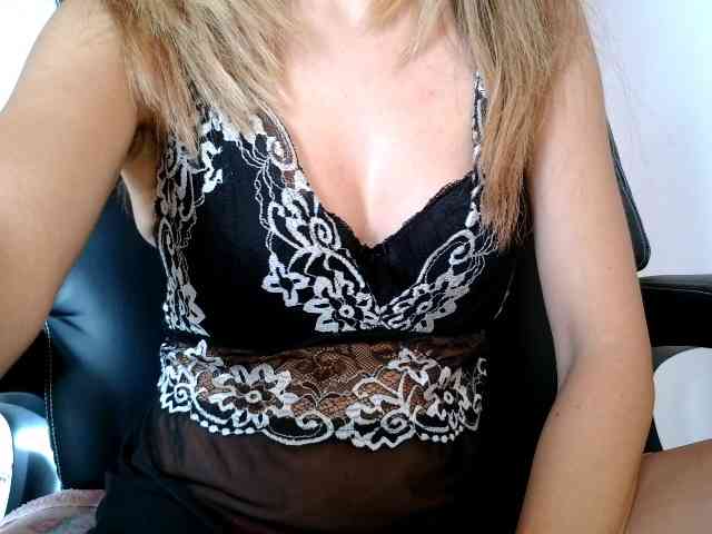 Modella: itspeachglow