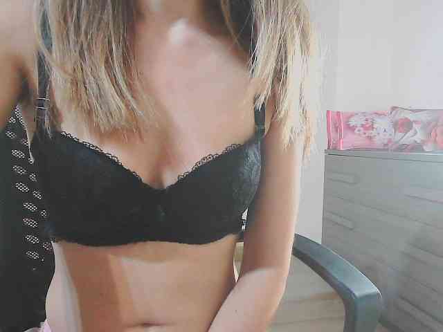 itspeachglow webcam