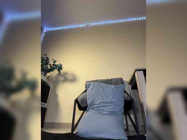 AnyaCeleste webcam