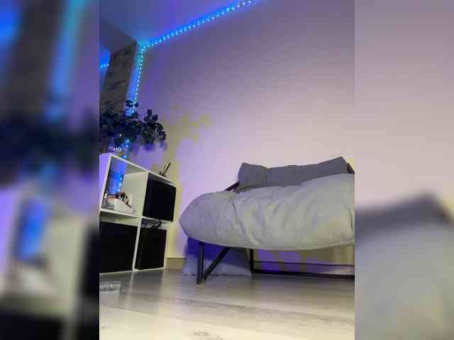 Kyrymi Sex Cam Show