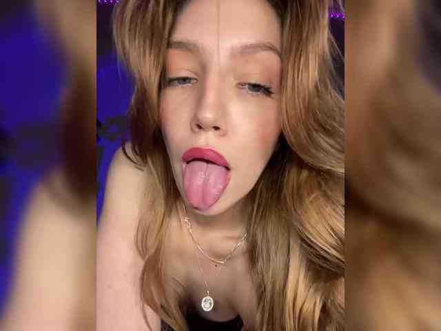 AnyaCeleste webcam