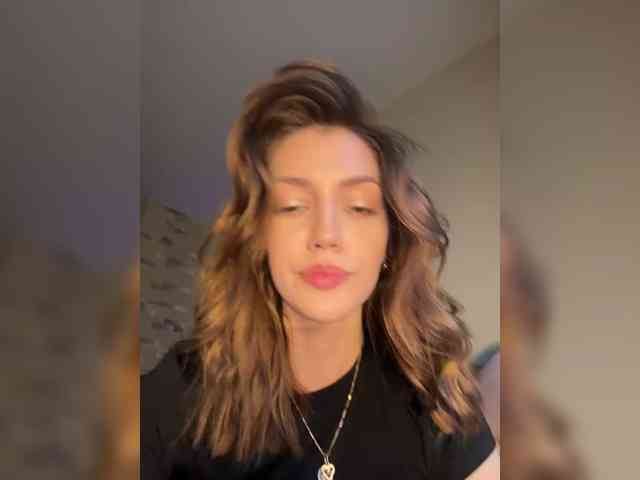 AnyaCeleste webcam