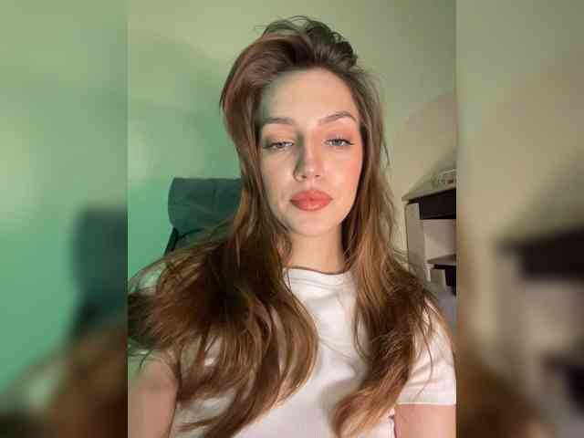 AnyaCeleste webcam