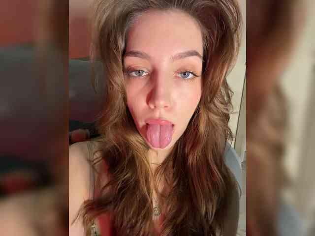AnyaCeleste webcam