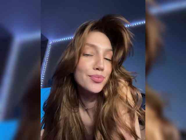 AnyaCeleste webcam